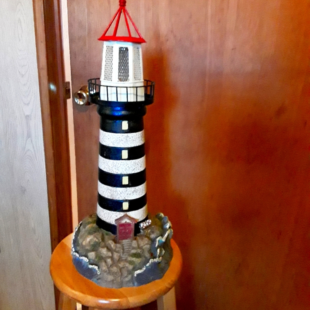 Solar lighthouse